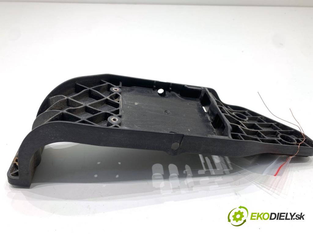 FORD USA ESCAPE III  2017 179 kW 2.0 179 kW [242 KM] 2017 - 2018 1983 Uchytenie RADAR: DISTRONIC ľave GV6T-14D190-AC