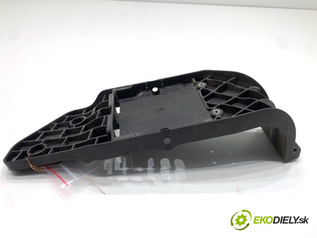 FORD USA ESCAPE III  2017 179 kW 2.0 179 kW [242 KM] 2017 - 2018 1983 Uchytenie RADAR: DISTRONIC pravé GV6T-14D189-AC