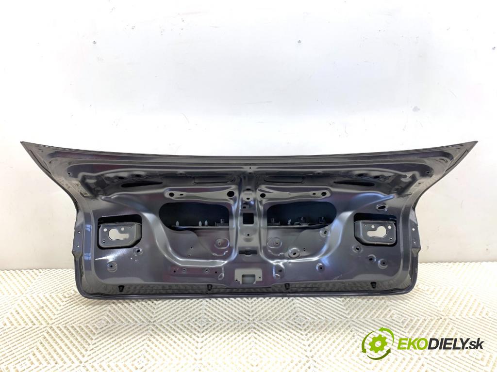 LEXUS IS sedan 2019 133 kW 300h (AVE30_) 2494 kapota zad