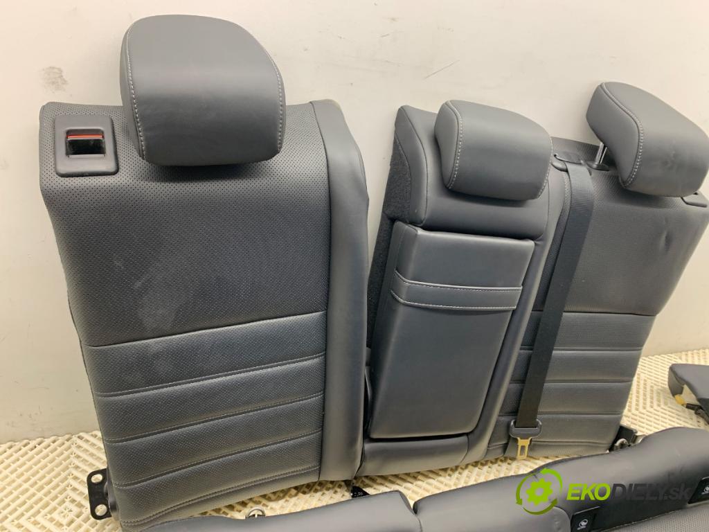 LEXUS IS sedan 2019 133 kW 300h (AVE30_) 2494 Sedadlo druhý rad