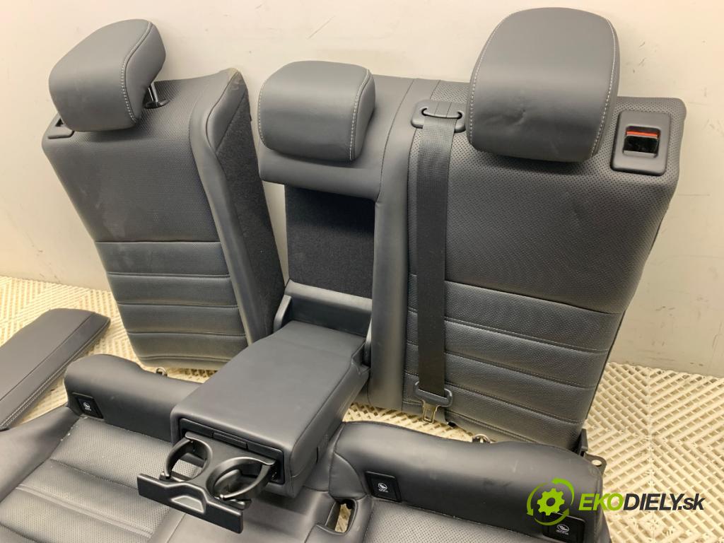 LEXUS IS sedan 2019 133 kW 300h (AVE30_) 2494 Sedadlo druhý rad