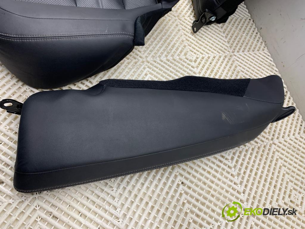 LEXUS IS sedan 2019 133 kW 300h (AVE30_) 2494 Sedadlo druhý rad