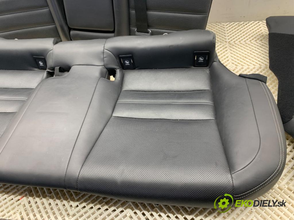 LEXUS IS sedan 2019 133 kW 300h (AVE30_) 2494 Sedadlo druhý rad