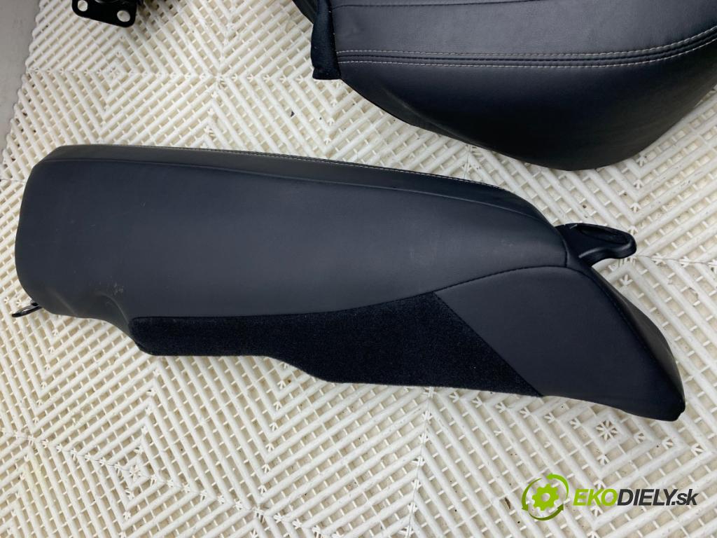 LEXUS IS sedan 2019 133 kW 300h (AVE30_) 2494 Sedadlo druhý rad