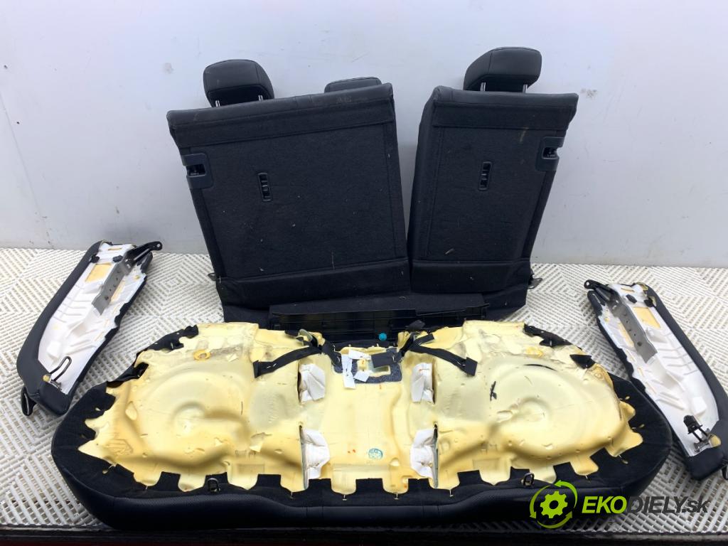 LEXUS IS sedan 2019 133 kW 300h (AVE30_) 2494 Sedadlo druhý rad