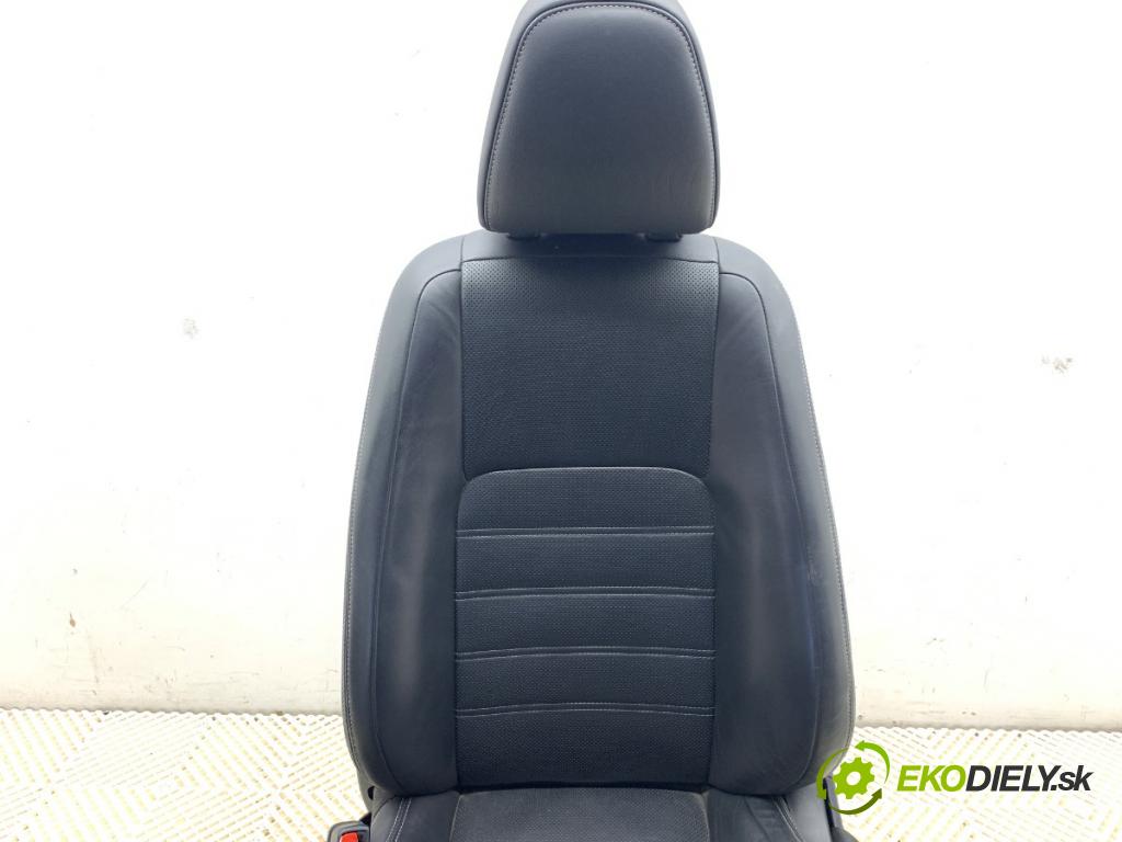 LEXUS IS sedan 2019 133 kW 300h (AVE30_) 2494 Sedadlo ľavy predný