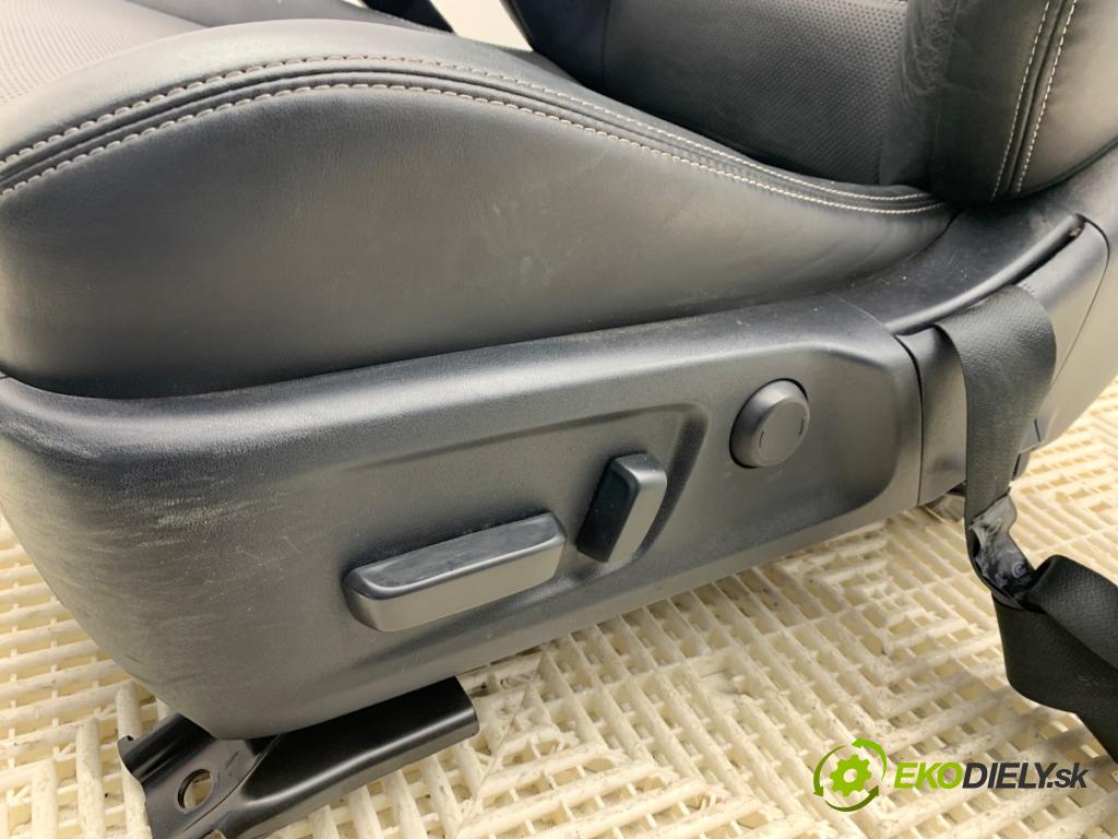 LEXUS IS sedan 2019 133 kW 300h (AVE30_) 2494 Sedadlo ľavy predný