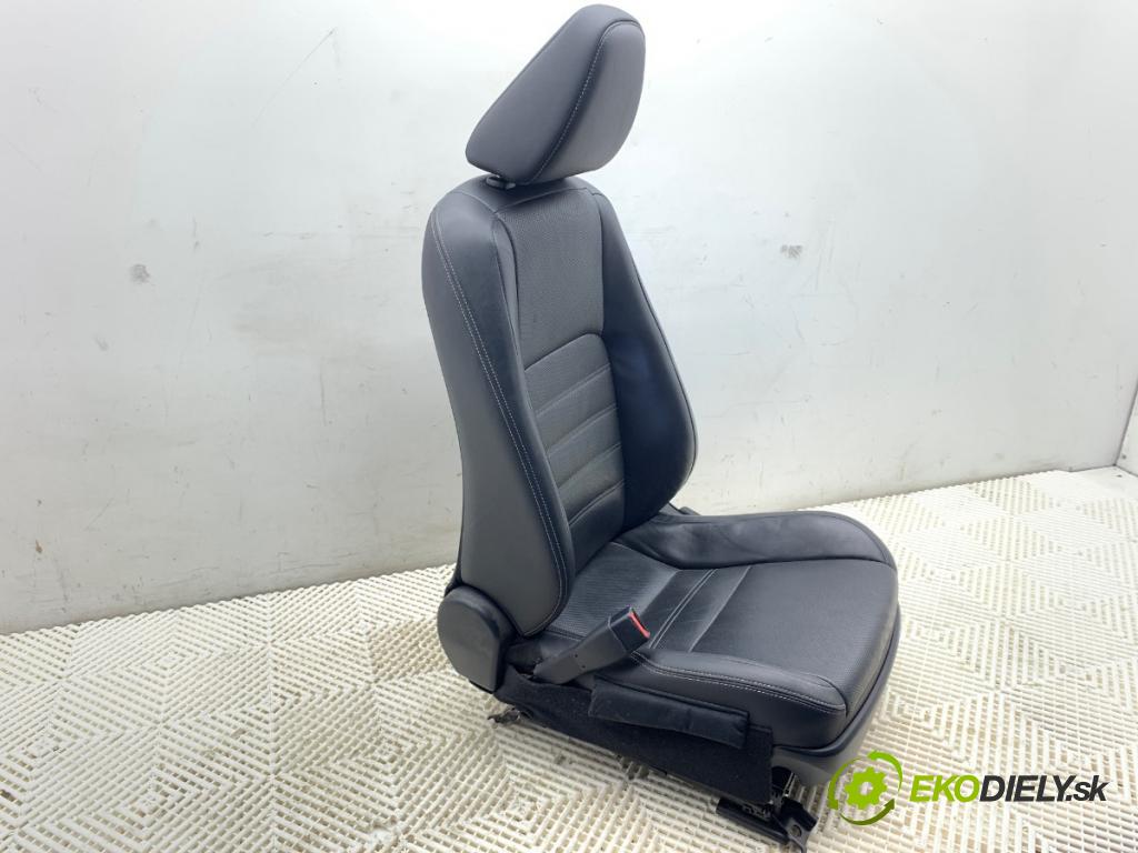 LEXUS IS sedan 2019 133 kW 300h (AVE30_) 2494 Sedadlo ľavy predný