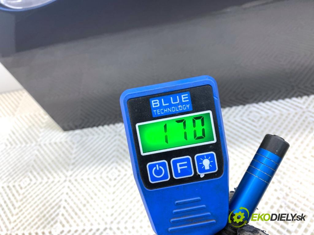 LEXUS IS sedan 2019 133 kW 300h (AVE30_) 2494 Dvere pravy predný