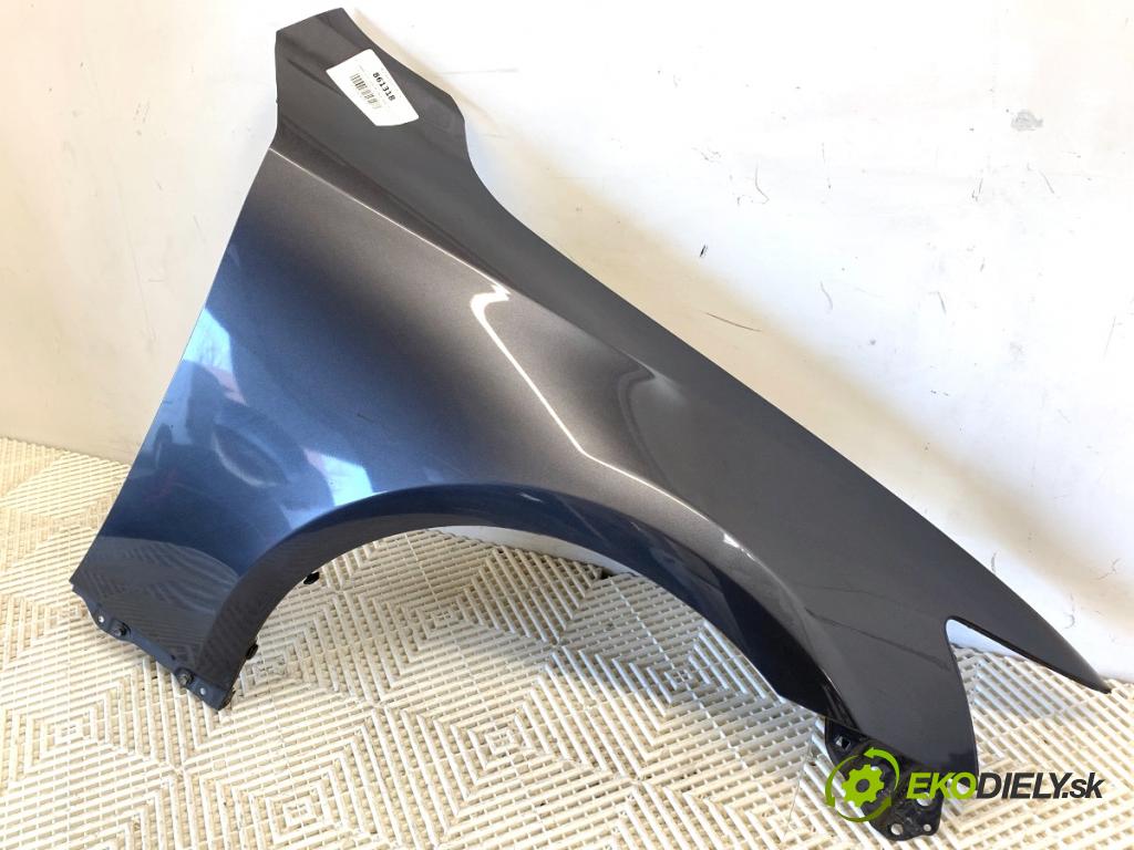 LEXUS IS sedan 2019 133 kW 300h (AVE30_) 2494 Blatník pravy predný