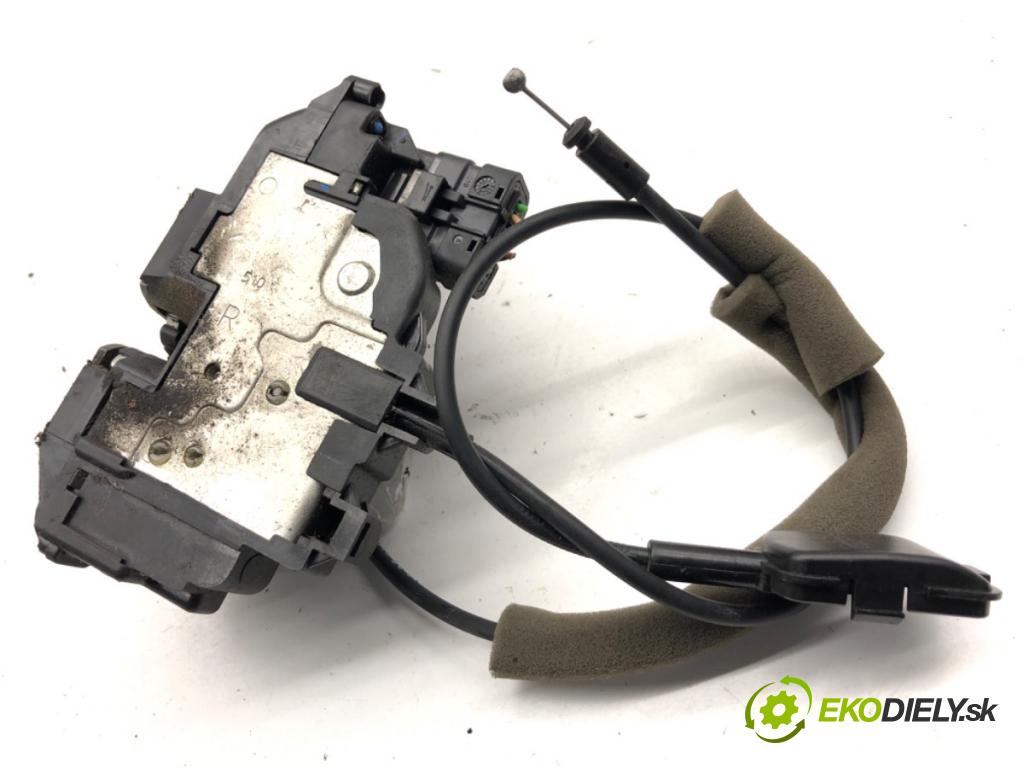 RENAULT MASTER III Skrzynia 2021 120 kW 2.3 dCi 165 FWD (FV0P, FV0U, FV11, FV12) 2298 zámok Dvere pravy predný 805022622R