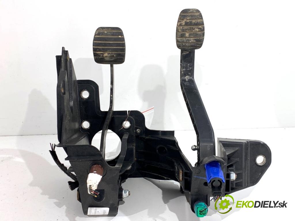 RENAULT MASTER III Skrzynia 2021 120 kW 2.3 dCi 165 FWD (FV0P, FV0U, FV11, FV12) 2298 PEDÁL: 180101626R (Potenciometr plynového pedálu)