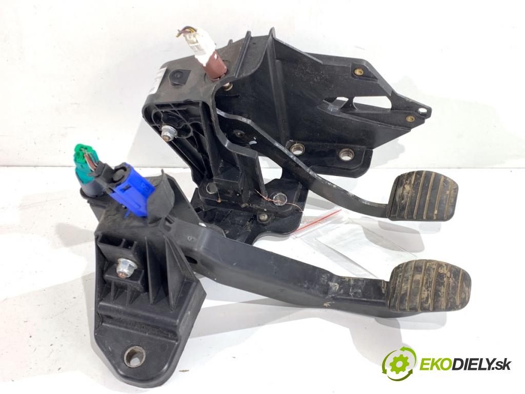 RENAULT MASTER III Skrzynia 2021 120 kW 2.3 dCi 165 FWD (FV0P, FV0U, FV11, FV12) 2298 PEDÁL: 180101626R (Potenciometr plynového pedálu)