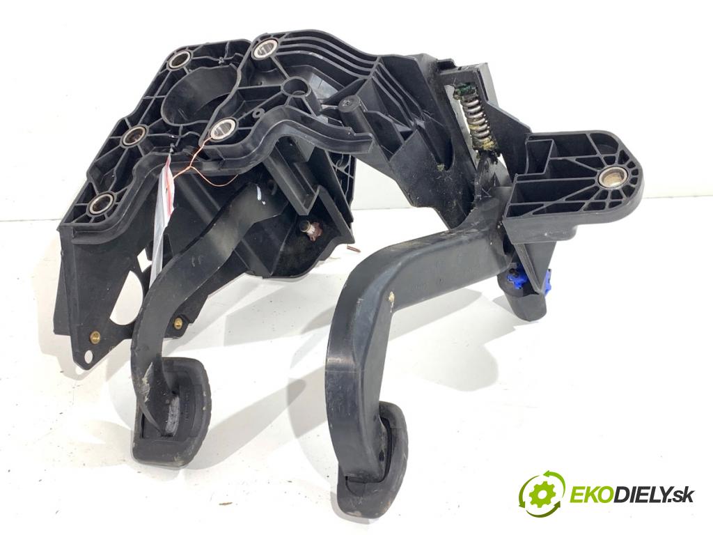 RENAULT MASTER III Skrzynia 2021 120 kW 2.3 dCi 165 FWD (FV0P, FV0U, FV11, FV12) 2298 PEDÁL: 180101626R (Potenciometr plynového pedálu)