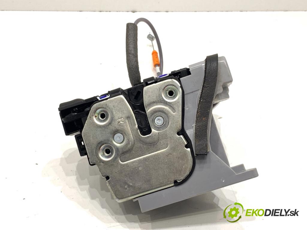 HYUNDAI i20 III liftback 2020 62 kW 1.2 1197 zámok Dvere pravy zad 81420-Q0000