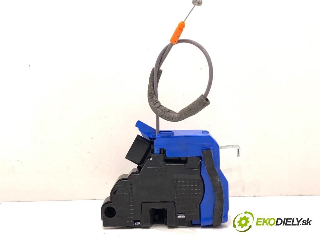 HYUNDAI i20 III liftback 2020 62 kW 1.2 1197 zámok Dvere pravy predný 81320-Q0010