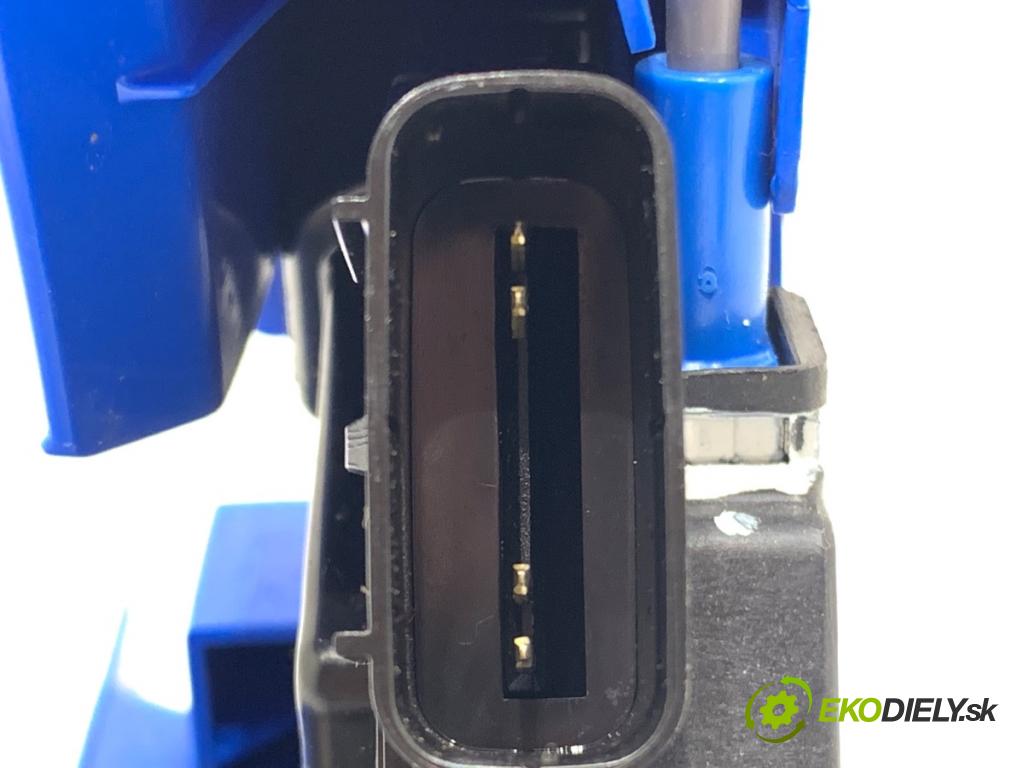 HYUNDAI i20 III liftback 2020 62 kW 1.2 1197 zámok Dvere pravy predný 81320-Q0010