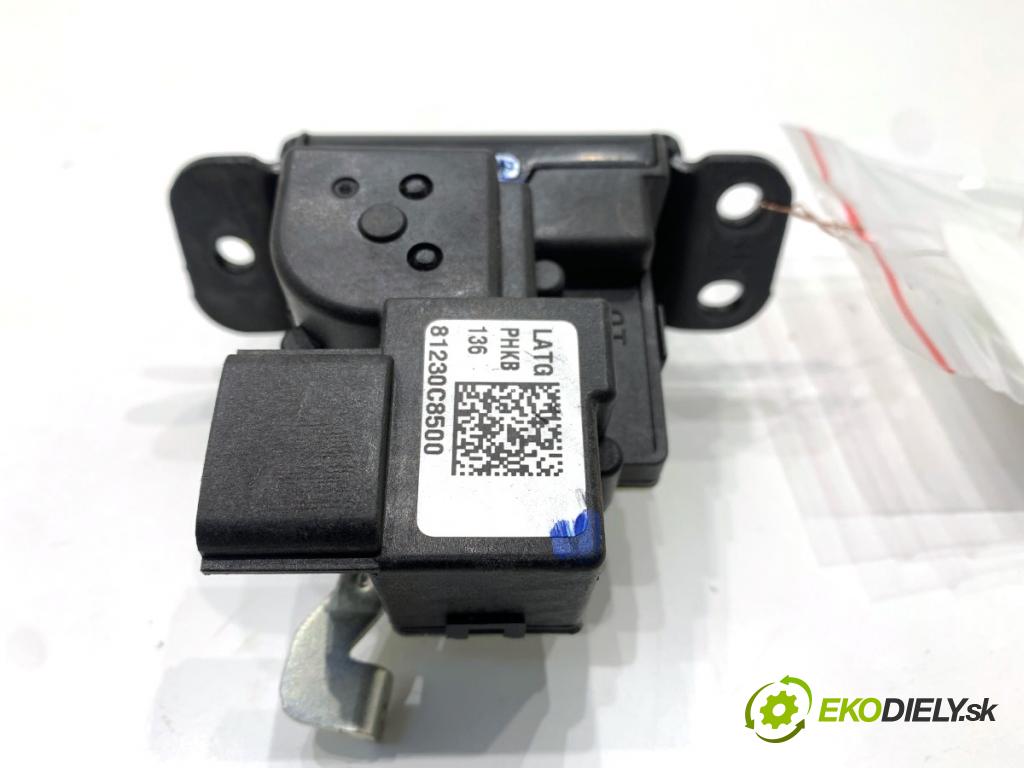 HYUNDAI i20 III liftback 2020 62 kW 1.2 1197 zámok dverí zad 81230C8500