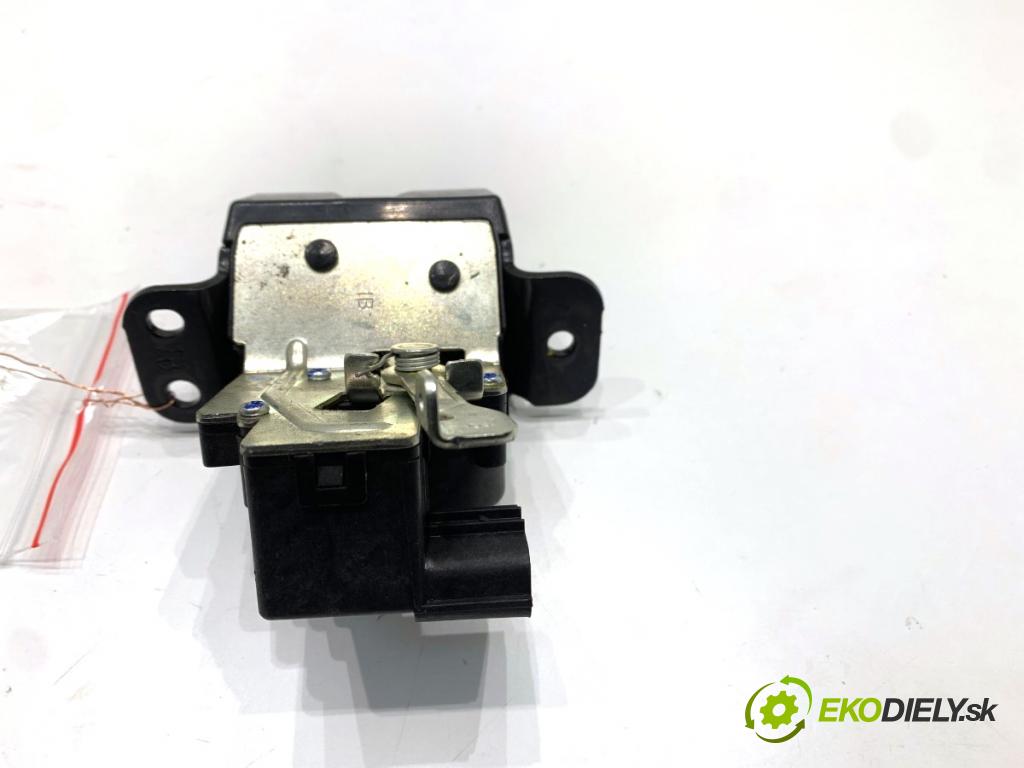 HYUNDAI i20 III liftback 2020 62 kW 1.2 1197 zámok dverí zad 81230C8500