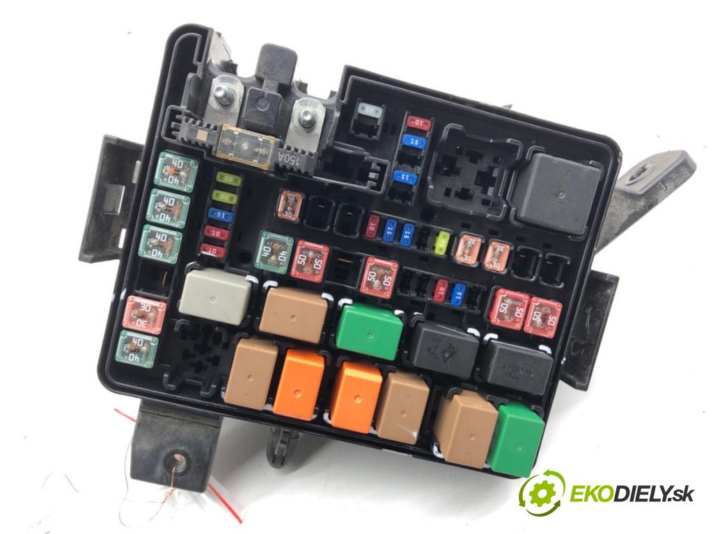 HYUNDAI i20 III liftback 2020 62 kW 1.2 1197 skříňka poistková 91956-Q0000 (Pojistková skříňka)