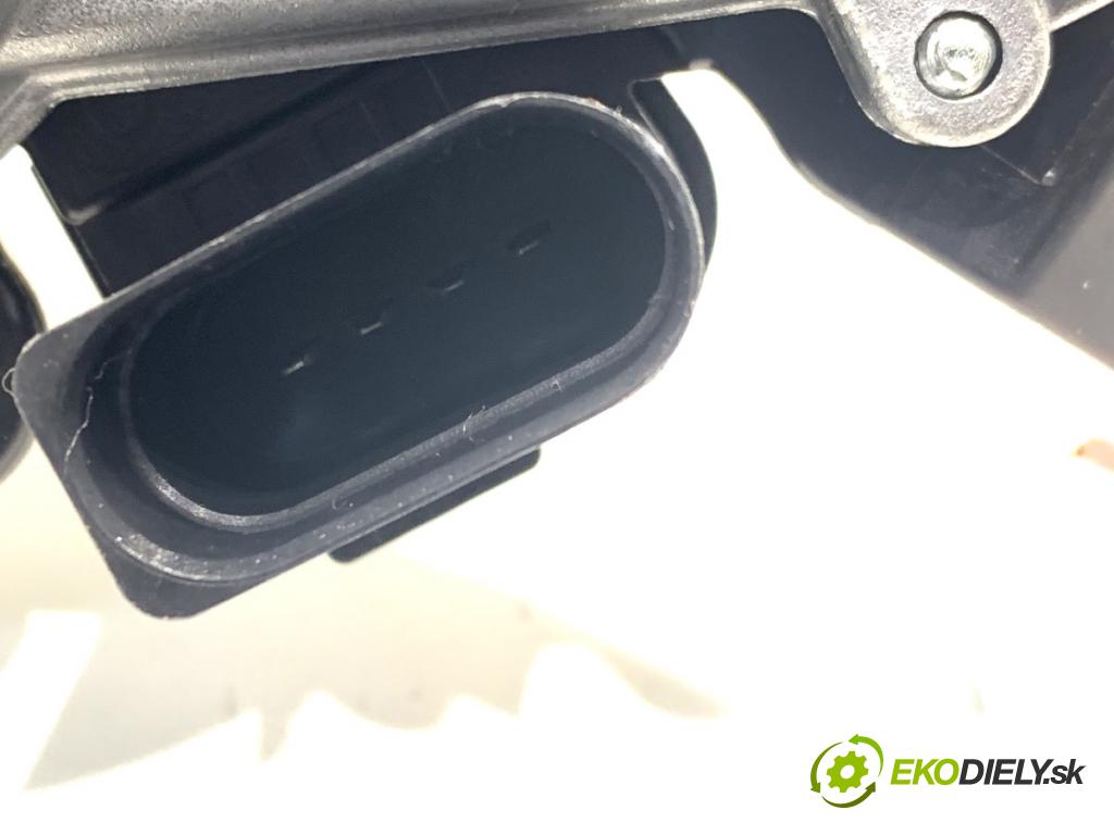 HYUNDAI i20 III liftback 2020 62 kW 1.2 1197 Motor stieračov zad 98700-Q0000