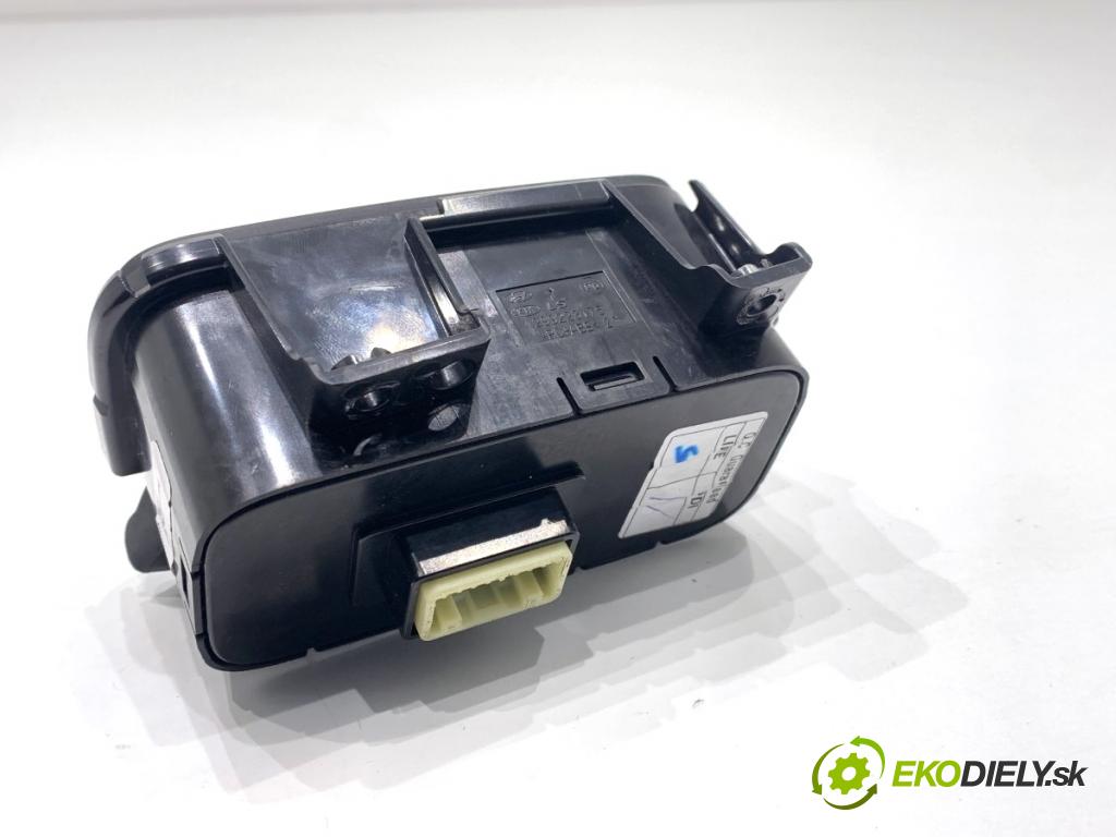 HYUNDAI i20 III liftback 2020 62 kW 1.2 1197 přepínač nastavení světel 93700Q0010 (Páčky pod volantem)