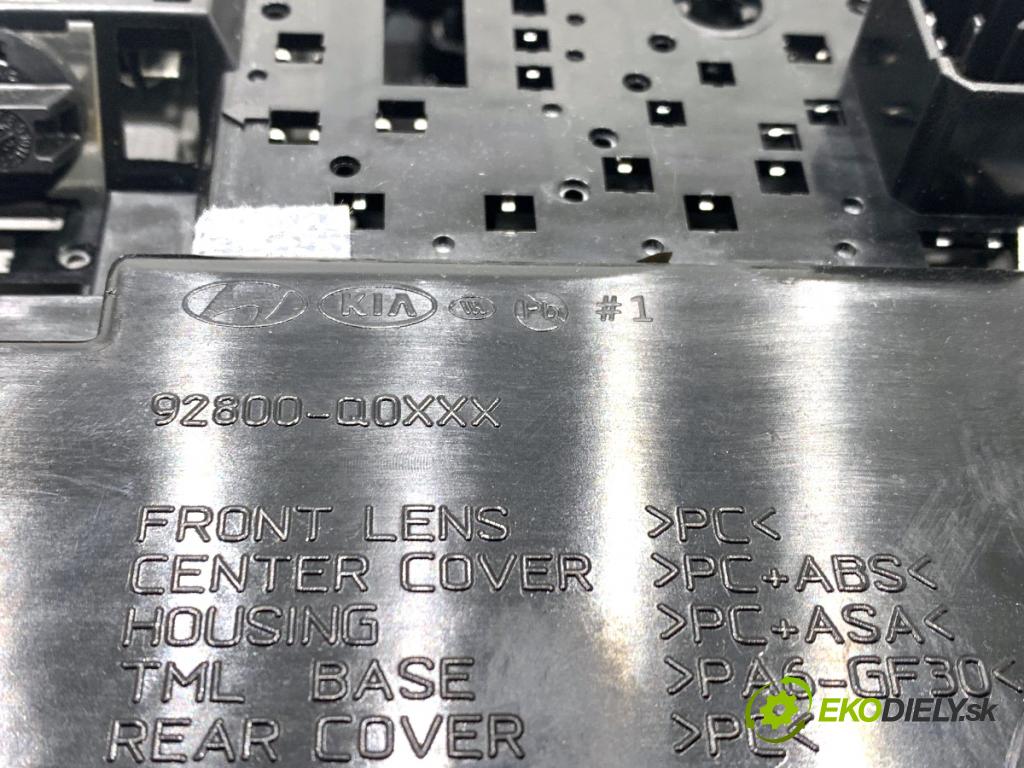 HYUNDAI i20 III liftback 2020 62 kW 1.2 1197 světlo stropní 92800Q0210