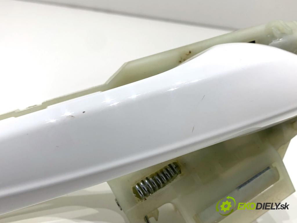 HYUNDAI i20 III liftback 2020 62 kW 1.2 1197 Kľučka vonkajšia pravy predný