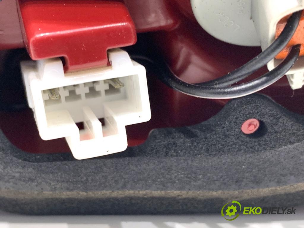 HYUNDAI i20 III liftback 2020 62 kW 1.2 1197 Svetlo zad pravá vnútorná 92404-Q0000 (Kľučka dverí ostatné)