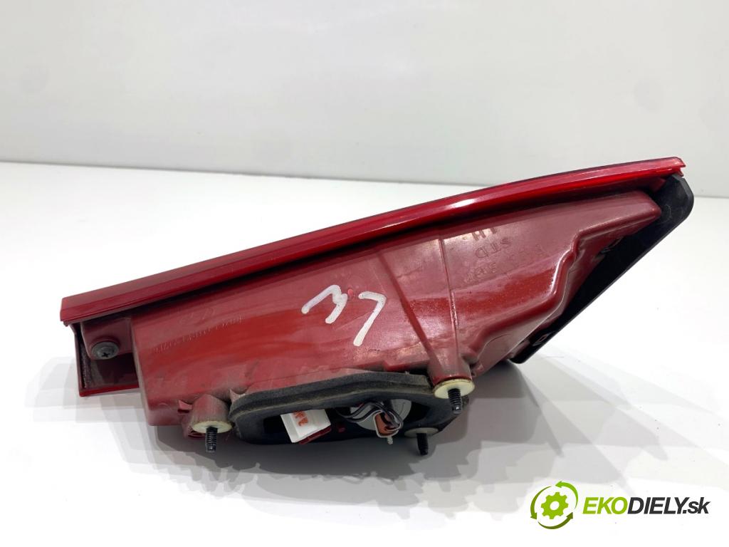 HYUNDAI i20 III liftback 2020 62 kW 1.2 1197 světlo zadní část levá strana vnitřní 92403-Q0000 (Klika dveří ostatní)