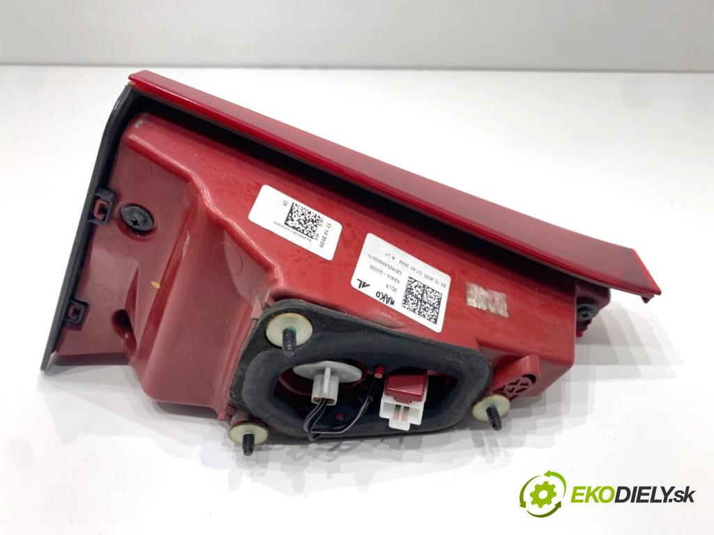 HYUNDAI i20 III liftback 2020 62 kW 1.2 1197 světlo zadní část levá strana vnitřní 92403-Q0000 (Klika dveří ostatní)