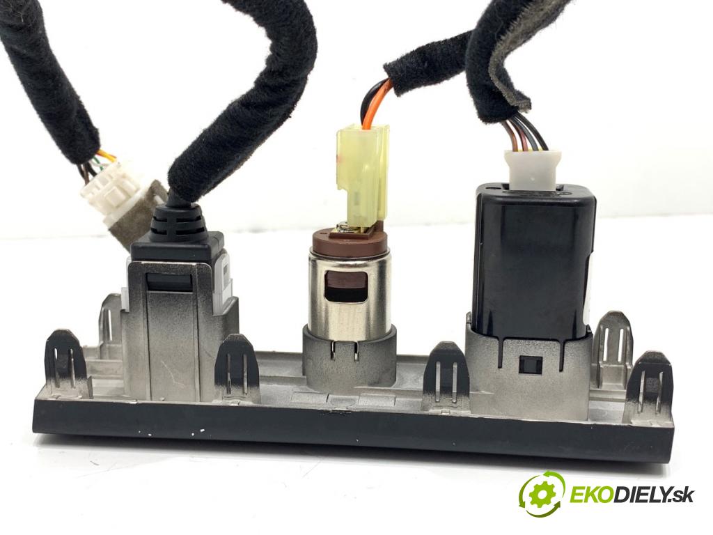 HYUNDAI i20 III liftback 2020 62 kW 1.2 1197 HNÍZDO: USB 96125-Q0020