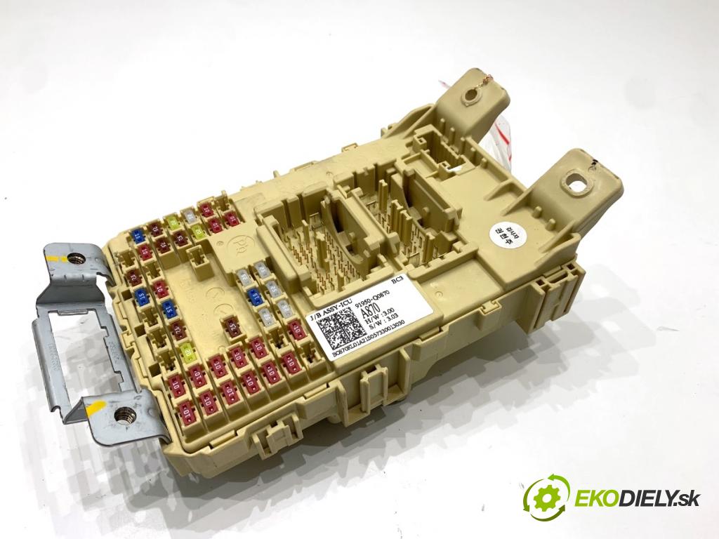 HYUNDAI i20 III liftback 2020 62 kW 1.2 1197 skříňka poistková 919D5-T7010 (Pojistková skříňka)