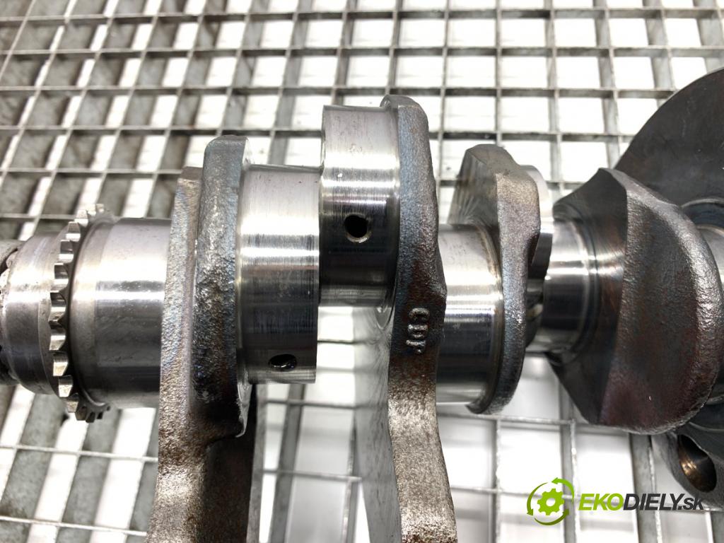 AUDI A6 C7 Kombi 2016 200 kW 3.0 TDI quattro 2967 kardaň hřídel KORBOVÝ: 059019CF CRTD (Blok motoru ostatní)