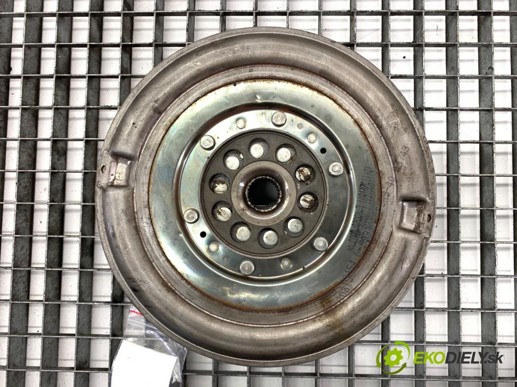 AUDI A6 C7 Kombi 2016 200 kW 3.0 TDI quattro 2967 koleso dvojhmota 0B5105317T