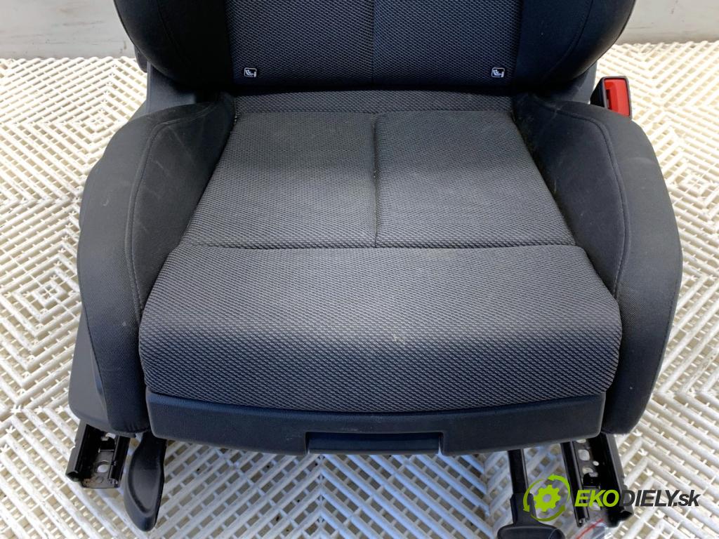 AUDI Q4 SUV 2023 150 kW 40 e-tron  Sedadlo pravy predný