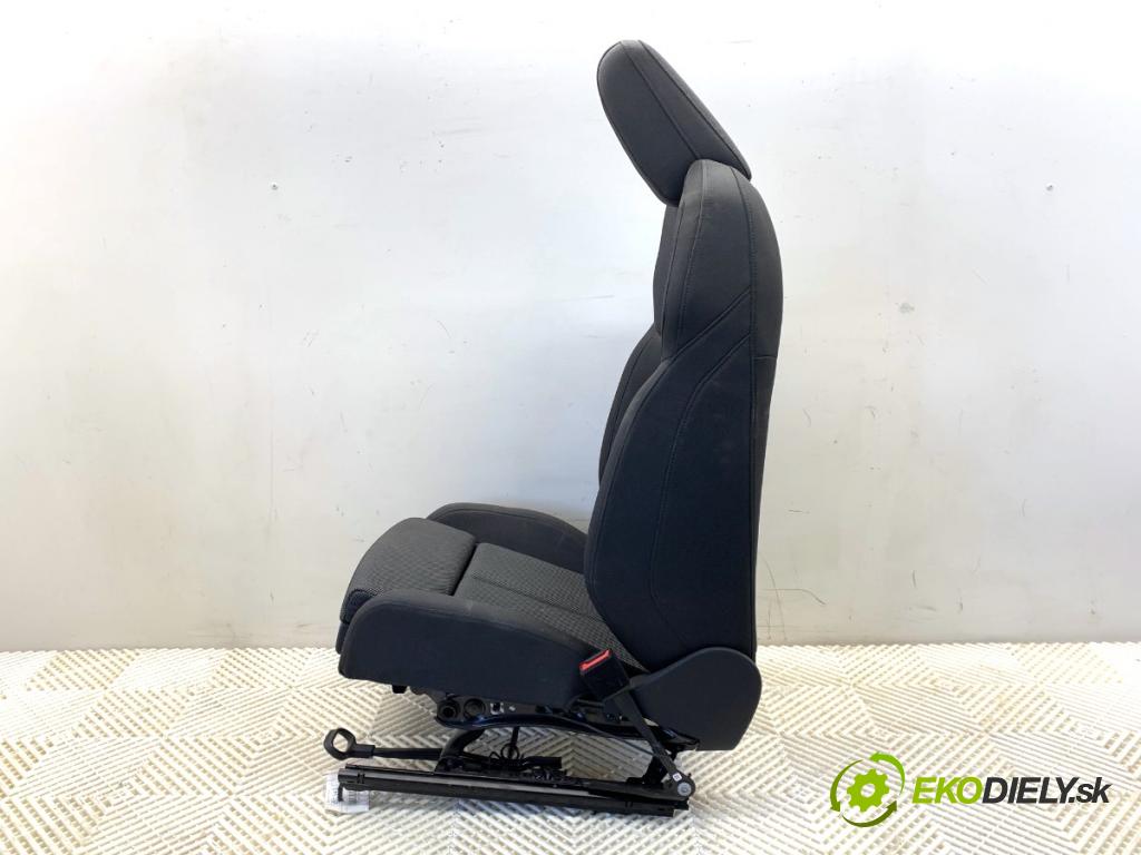 AUDI Q4 SUV 2023 150 kW 40 e-tron  Sedadlo pravy predný