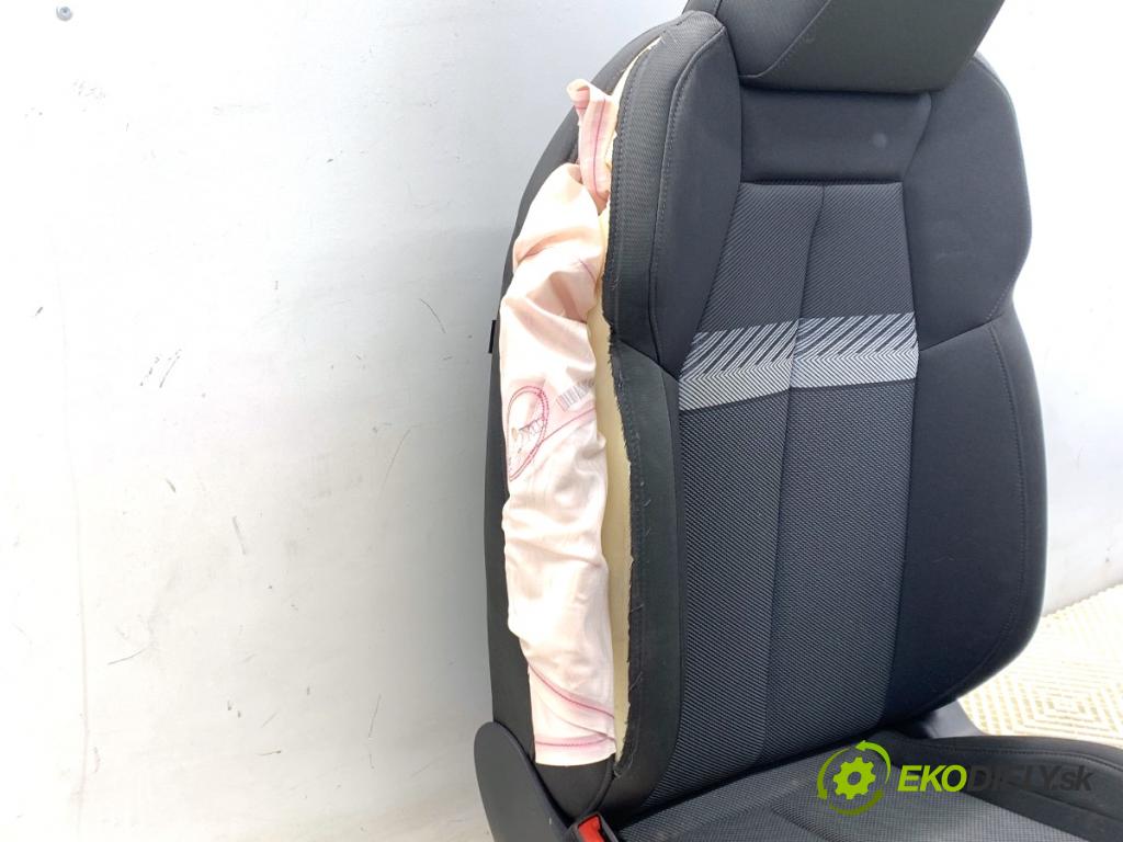 AUDI Q4 SUV 2023 150 kW 40 e-tron  Sedadlo ľavy predný