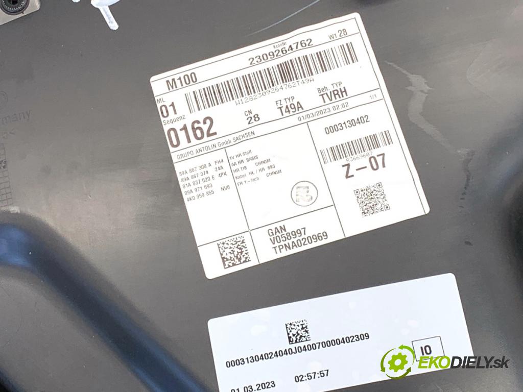 AUDI Q4 SUV 2023 150 kW 40 e-tron čalúnenie Dvere pravy zad