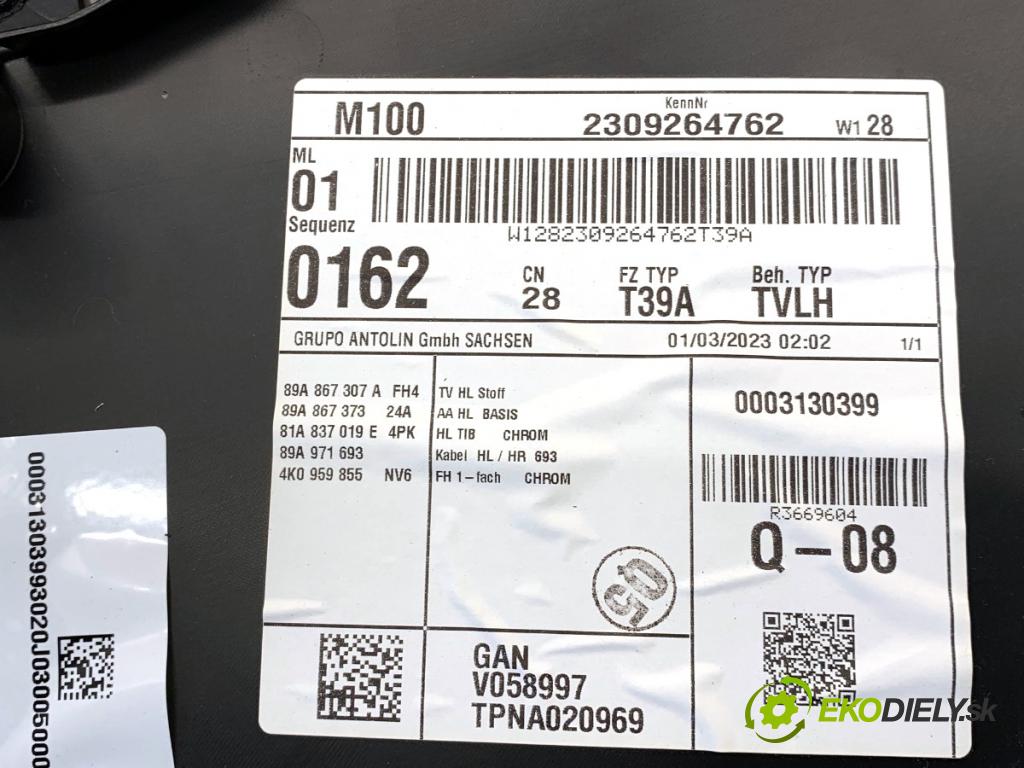 AUDI Q4 SUV 2023 150 kW 40 e-tron  čalúnenie Dvere ľavy zad