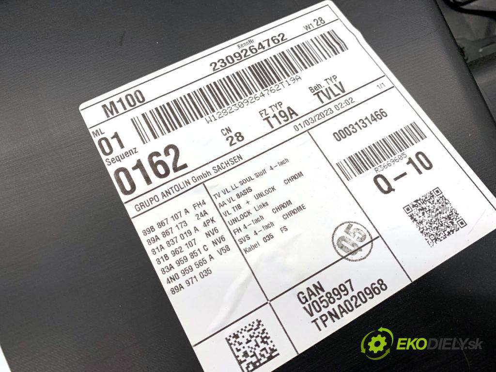 AUDI Q4 SUV 2023 150 kW 40 e-tron  čalúnenie Dvere ľavy predný