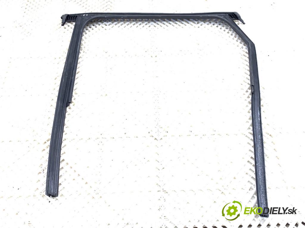 AUDI Q4 SUV 2023 150 kW 40 e-tron  tesnenie Rámček Dvere zad ľavá strana