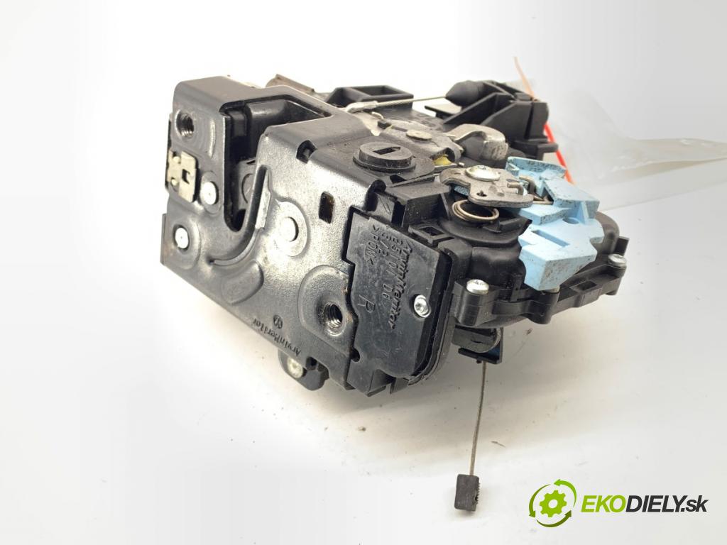 VW GOLF V liftback 2008 103 kW 1.4 TSI 1390 zámok dveře pravý zadní část 7L0839016D