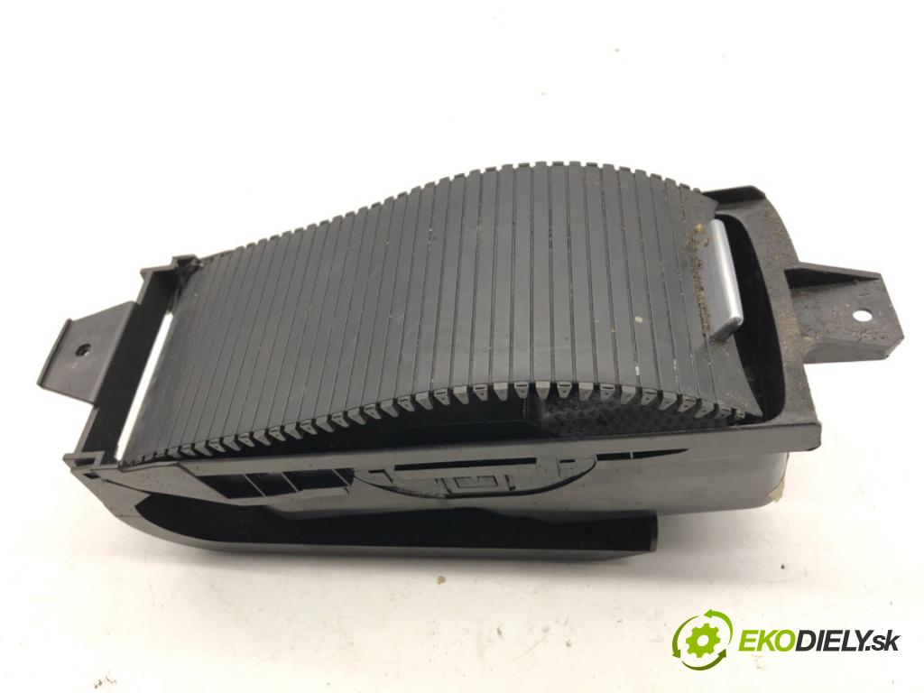 VW GOLF V liftback 2008 103 kW 1.4 TSI 1390 přihrádka kastlík TUNEL: VÁLEČEK 1K0862531A