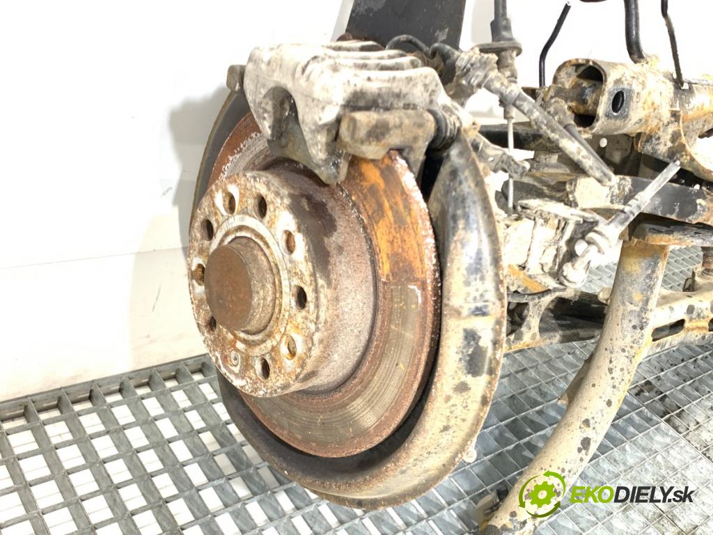 VW GOLF V liftback 2008 103 kW 1.4 TSI 1390 Výstuha zad