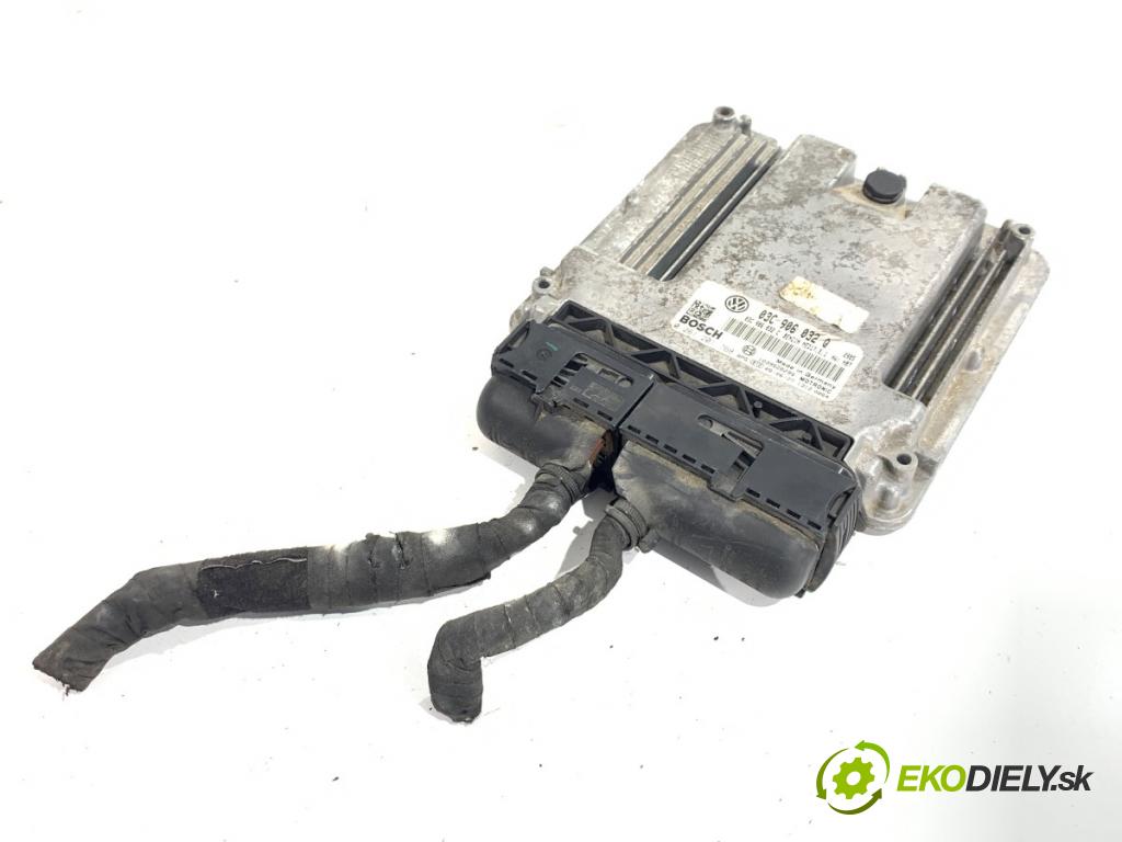 VW GOLF V liftback 2008 103 kW 1.4 TSI 1390 řídící jednotka motora 03C906032Q (Řídicí jednotka)