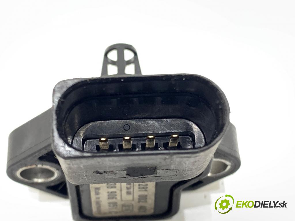 VW GOLF V liftback 2008 103 kW 1.4 TSI 1390 váha vzduchu 038906051C (Snímač hmotnosti vzduchu)