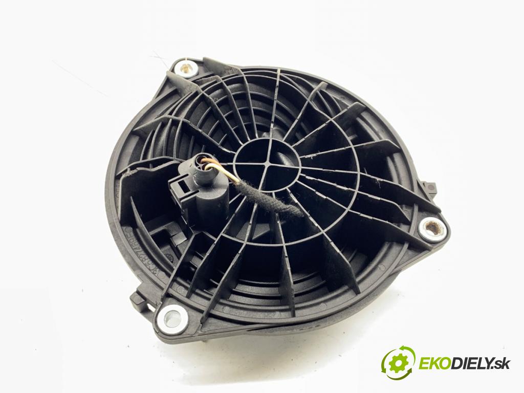 VW GOLF V liftback 2008 103 kW 1.4 TSI 1390 Kľučka dverí zad 3C5827469E