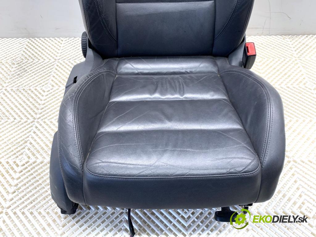 VW GOLF V liftback 2008 103 kW 1.4 TSI 1390 Sedadlo pravy predný