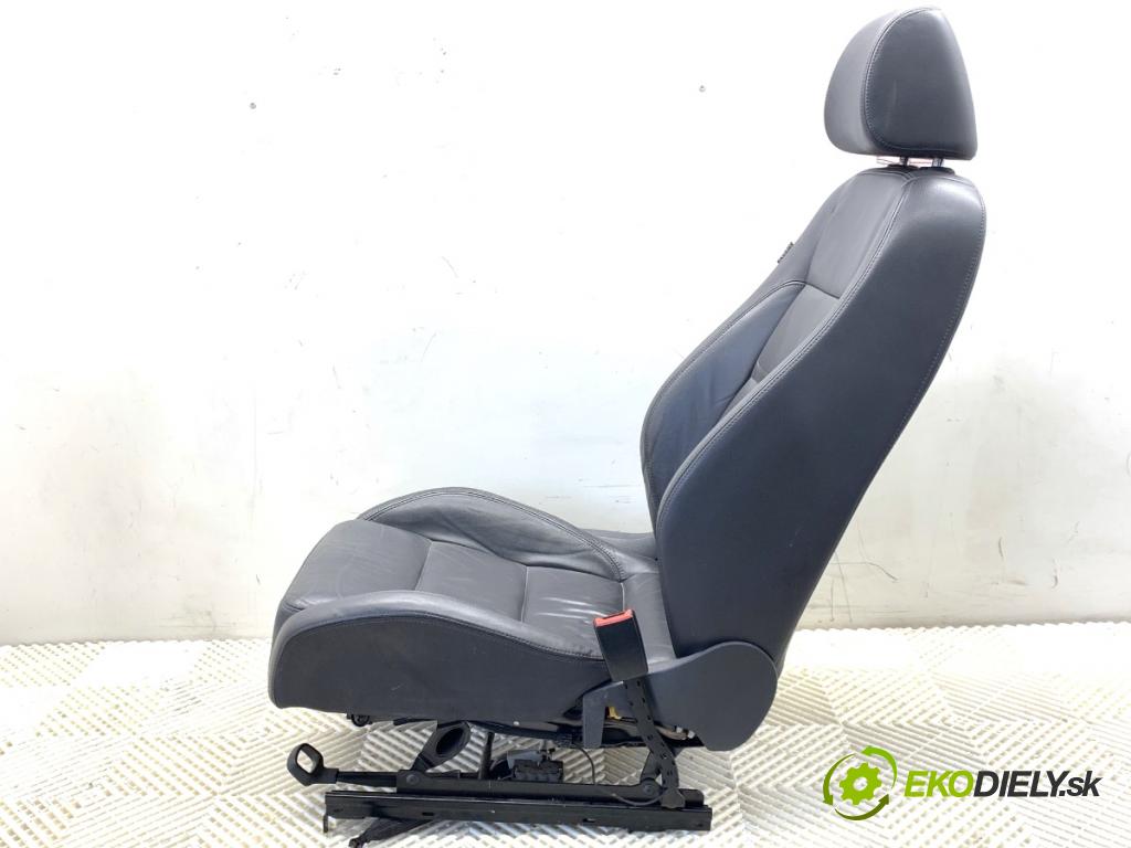 VW GOLF V liftback 2008 103 kW 1.4 TSI 1390 Sedadlo pravy predný